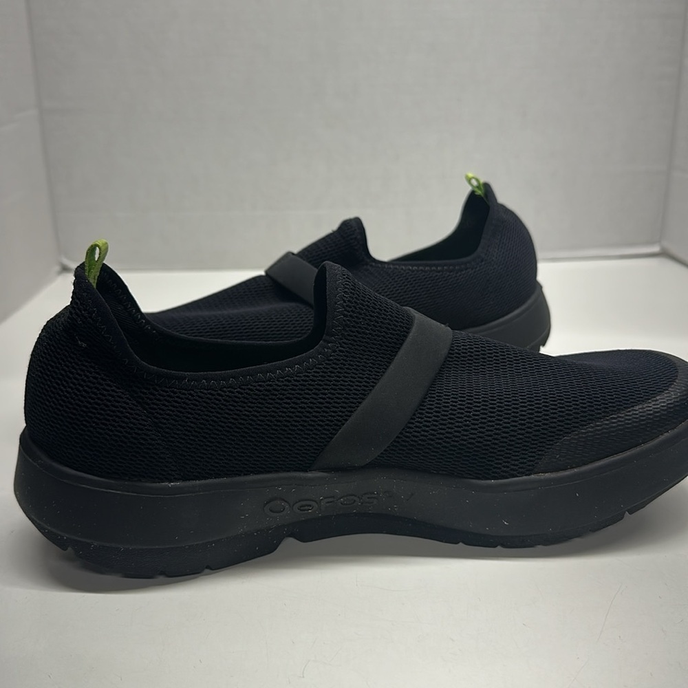 Oofos Shoes OOmg Eezee Low Slip On Shoe Casual Sneakers Trainer Black White 11 - Picture 5 of 9